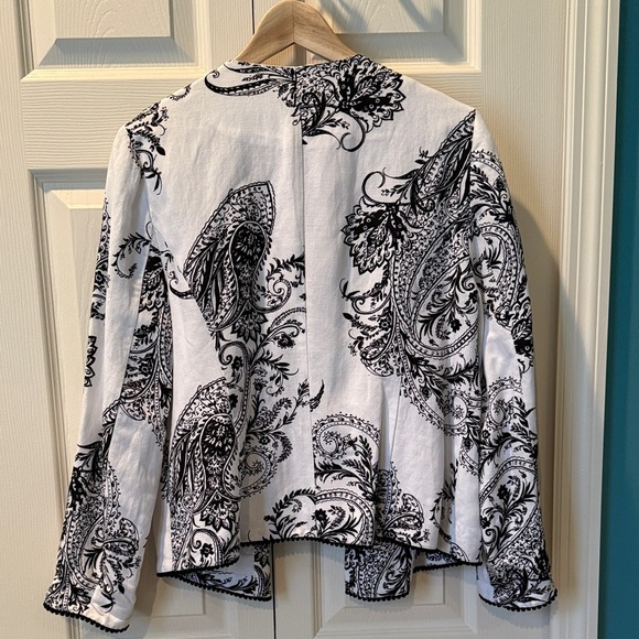 Chico's M Black & White Paisley Waterfall Collar Open Jacket - Picture 6 of 8